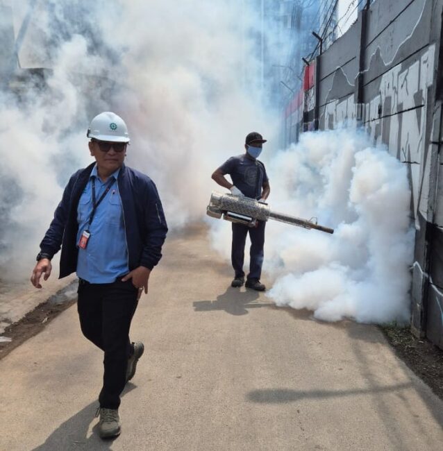 Cegah Penyebaran DBD, Indah Kiat Pulp and Paper Tangerang Fogging di Lima RW